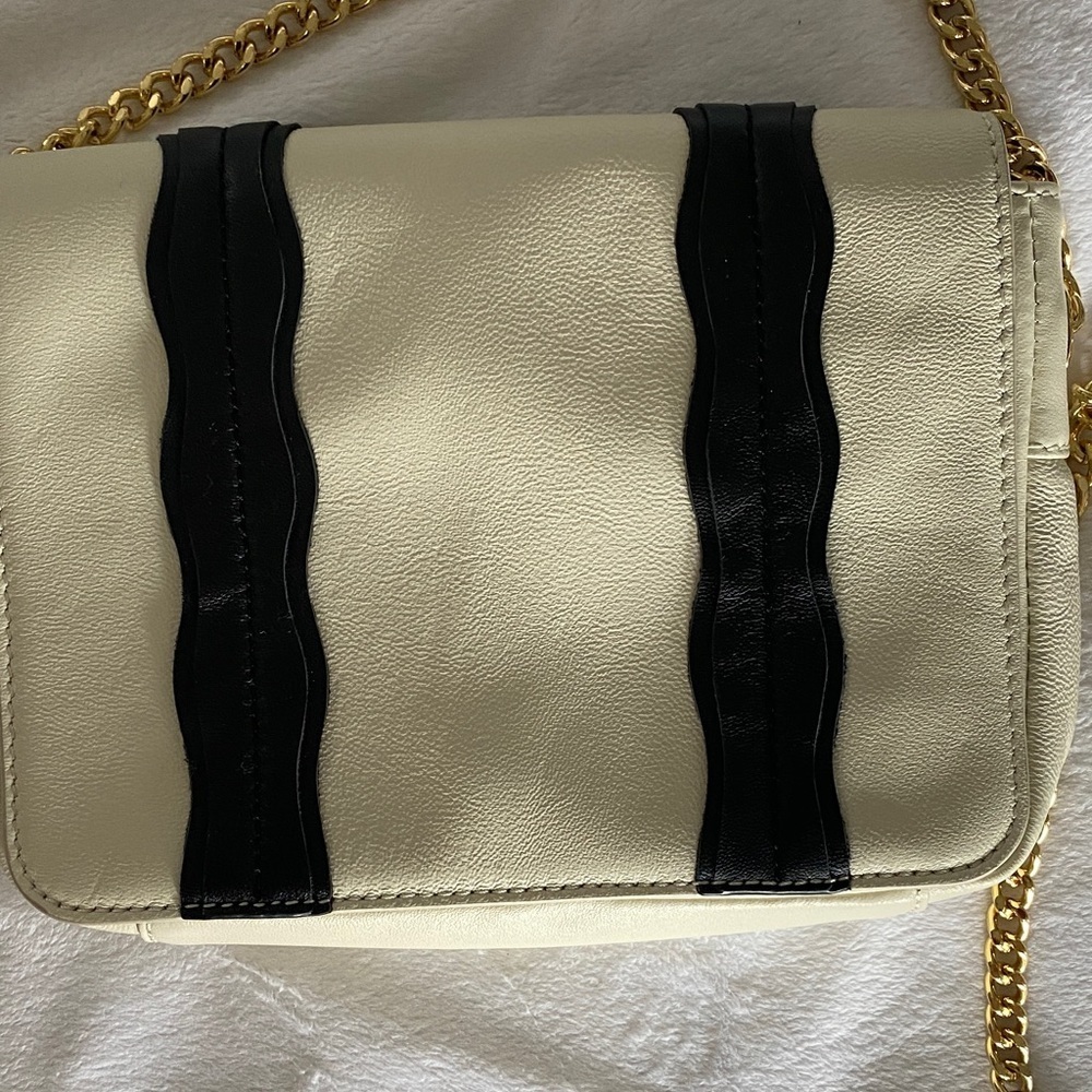 Badgley Mischka Cream and Black Crossbody Bag with Gold Chain - Picture 2 of 8